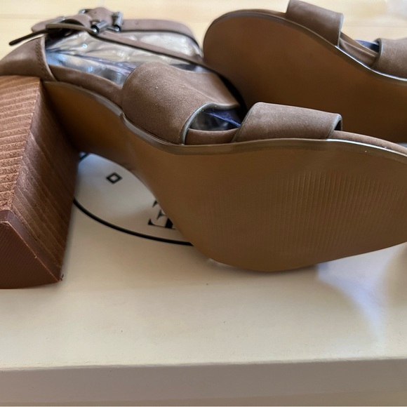 New/Never Worn Steve Madden Sundance Brown Nubuck, Size 7.5 - Picture 3 of 3